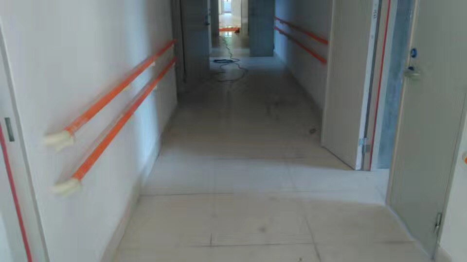 【惠州】社会福利院订做的走廊扶手安装完工了