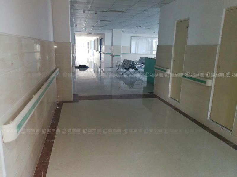 【四川省】复员退伍军人医院里的走廊扶手,有抗菌效果的才好